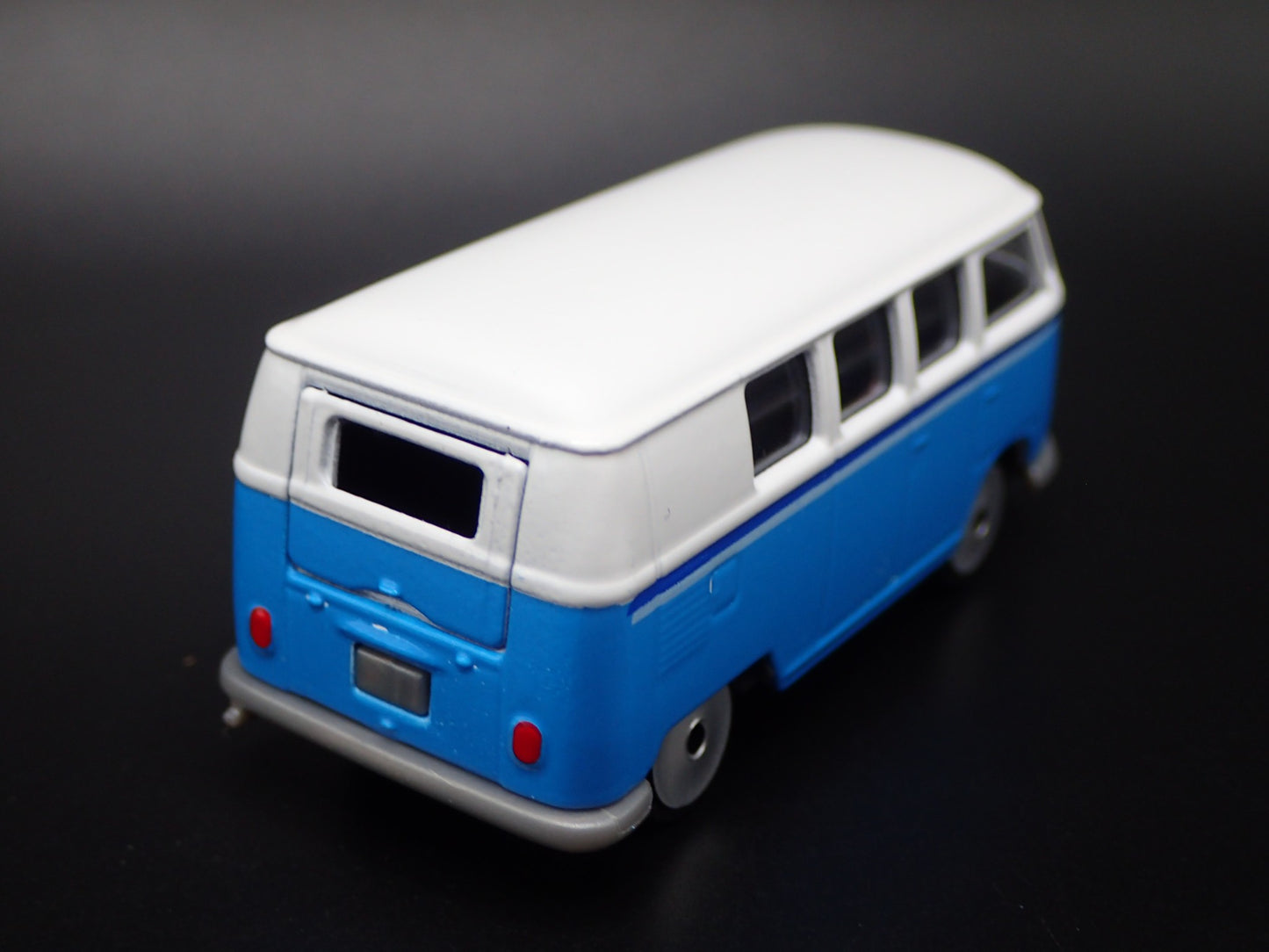 1950-1967 VW VOLKSWAGEN TYPE 2 T1 BUS BLUE 1:64 SCALE DIORAMA DIECAST MODEL CAR