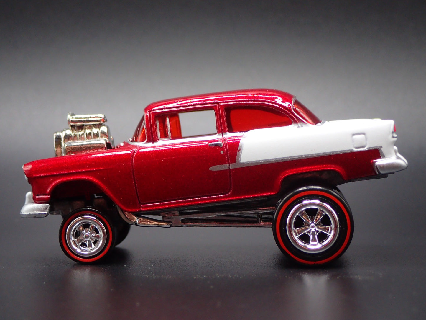 1955 55 CHEVY CHEVROLET BEL AIR SEDAN ZINGER RED 1:64 SCALE DIECAST MODEL CAR
