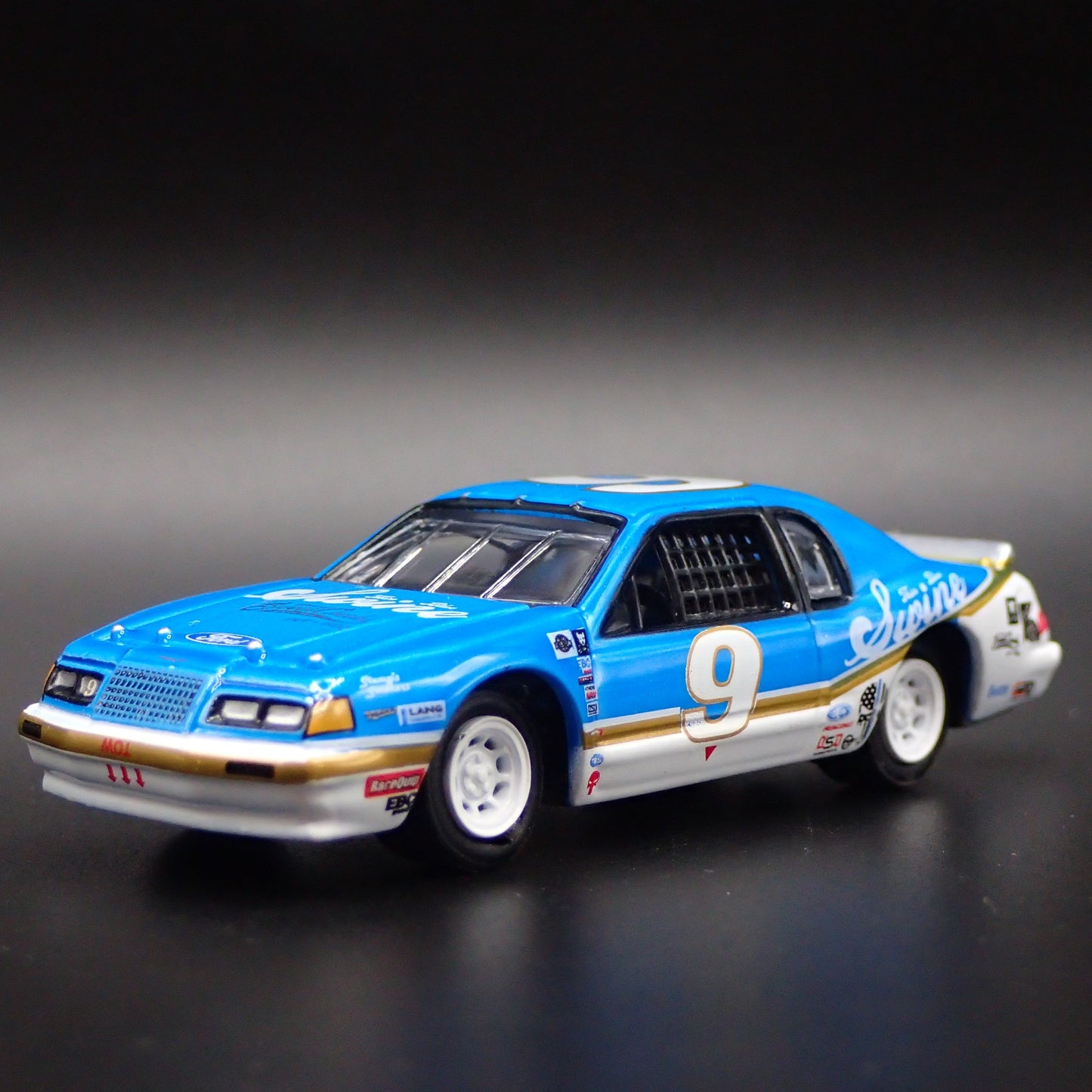 1986 86 FORD THUNDERBIRD STOCK CAR BLUE 1:64 SCALE DIORAMA DIECAST MODEL CAR