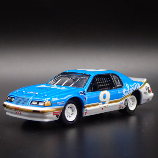 1986 86 FORD THUNDERBIRD STOCK CAR BLUE 1:64 SCALE DIORAMA DIECAST MODEL CAR