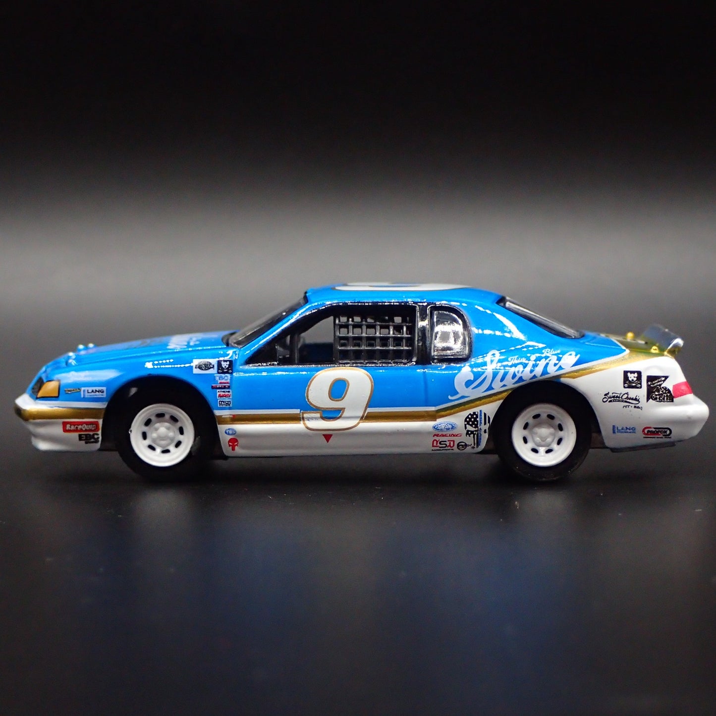 1986 86 FORD THUNDERBIRD STOCK CAR BLUE 1:64 SCALE DIORAMA DIECAST MODEL CAR
