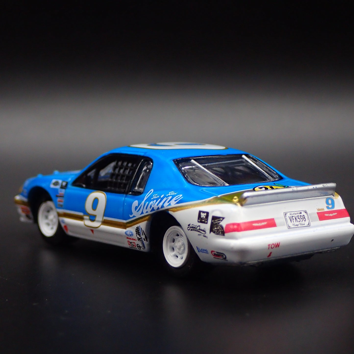1986 86 FORD THUNDERBIRD STOCK CAR BLUE 1:64 SCALE DIORAMA DIECAST MODEL CAR