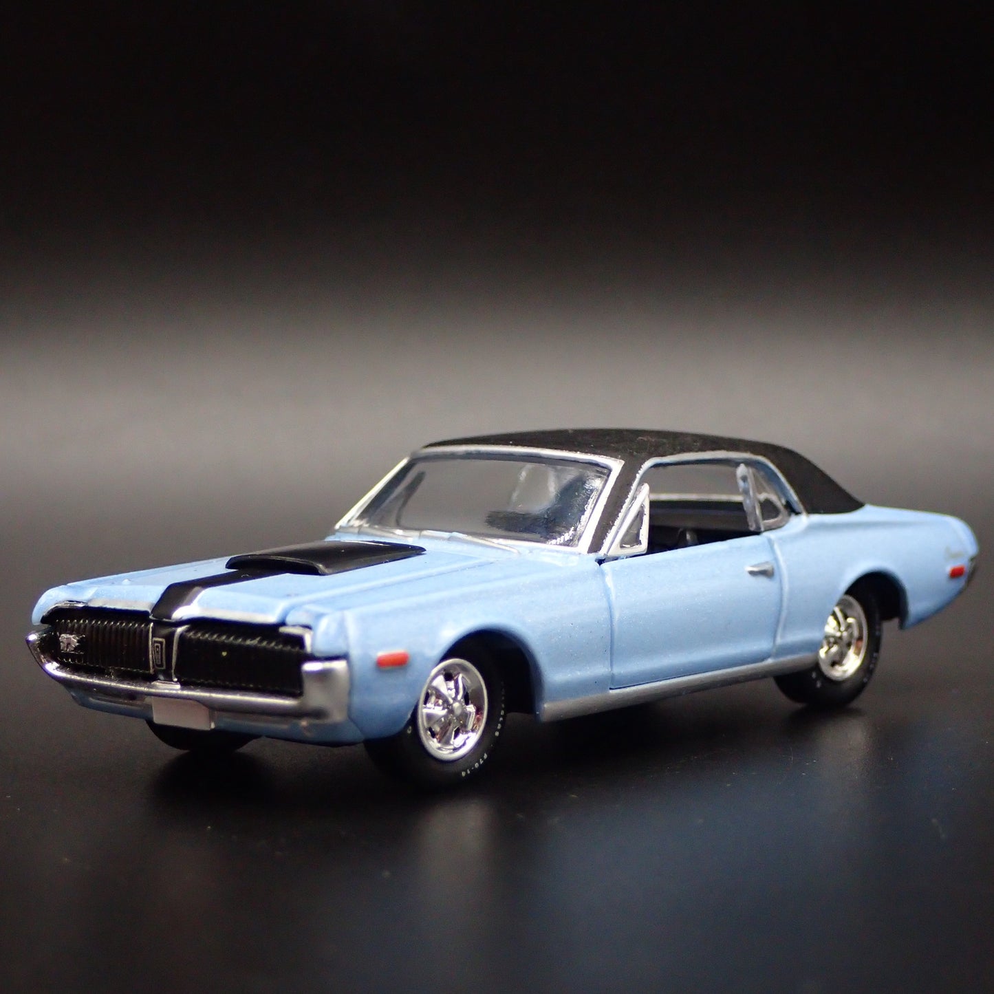 1968 1/2 68 MERC MERCURY COUGAR R-CODE RARE 1:64 SCALE DIORAMA DIECAST MODEL CAR