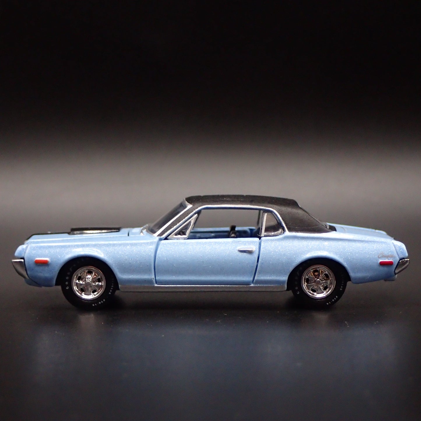 1968 1/2 68 MERC MERCURY COUGAR R-CODE RARE 1:64 SCALE DIORAMA DIECAST MODEL CAR