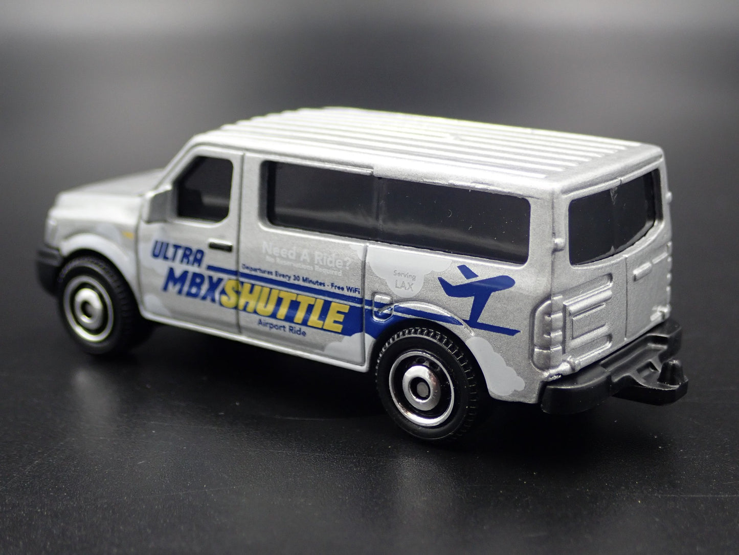 2012-2019 NISSAN NV VAN AIRPORT SHUTTLE VAN 1:64 SCALE DIORAMA DIECAST MODEL CAR