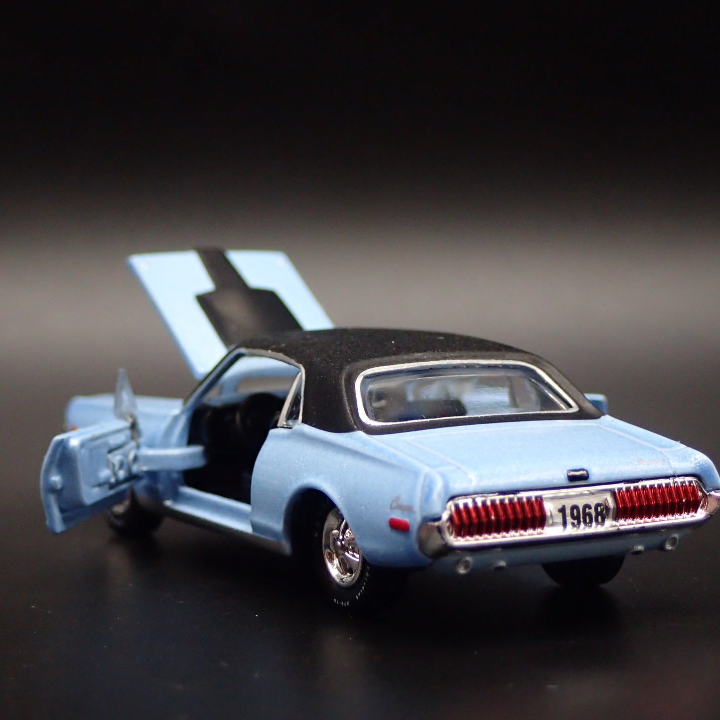 1968 1/2 68 MERC MERCURY COUGAR R-CODE RARE 1:64 SCALE DIORAMA DIECAST MODEL CAR