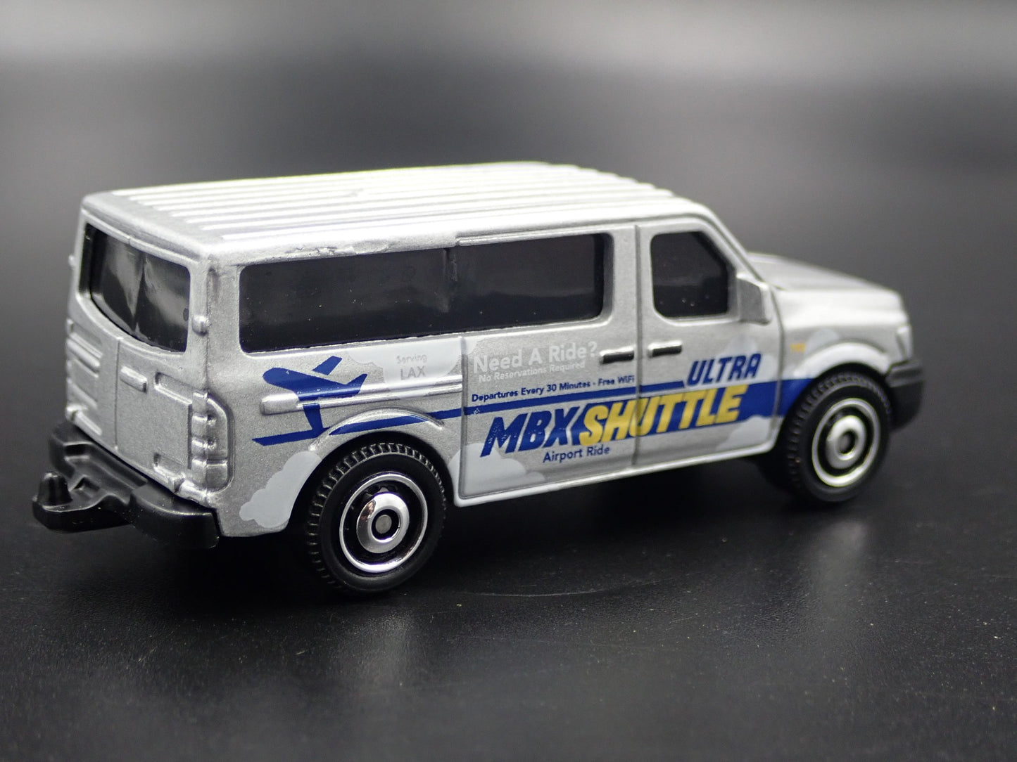 2012-2019 NISSAN NV VAN AIRPORT SHUTTLE VAN 1:64 SCALE DIORAMA DIECAST MODEL CAR