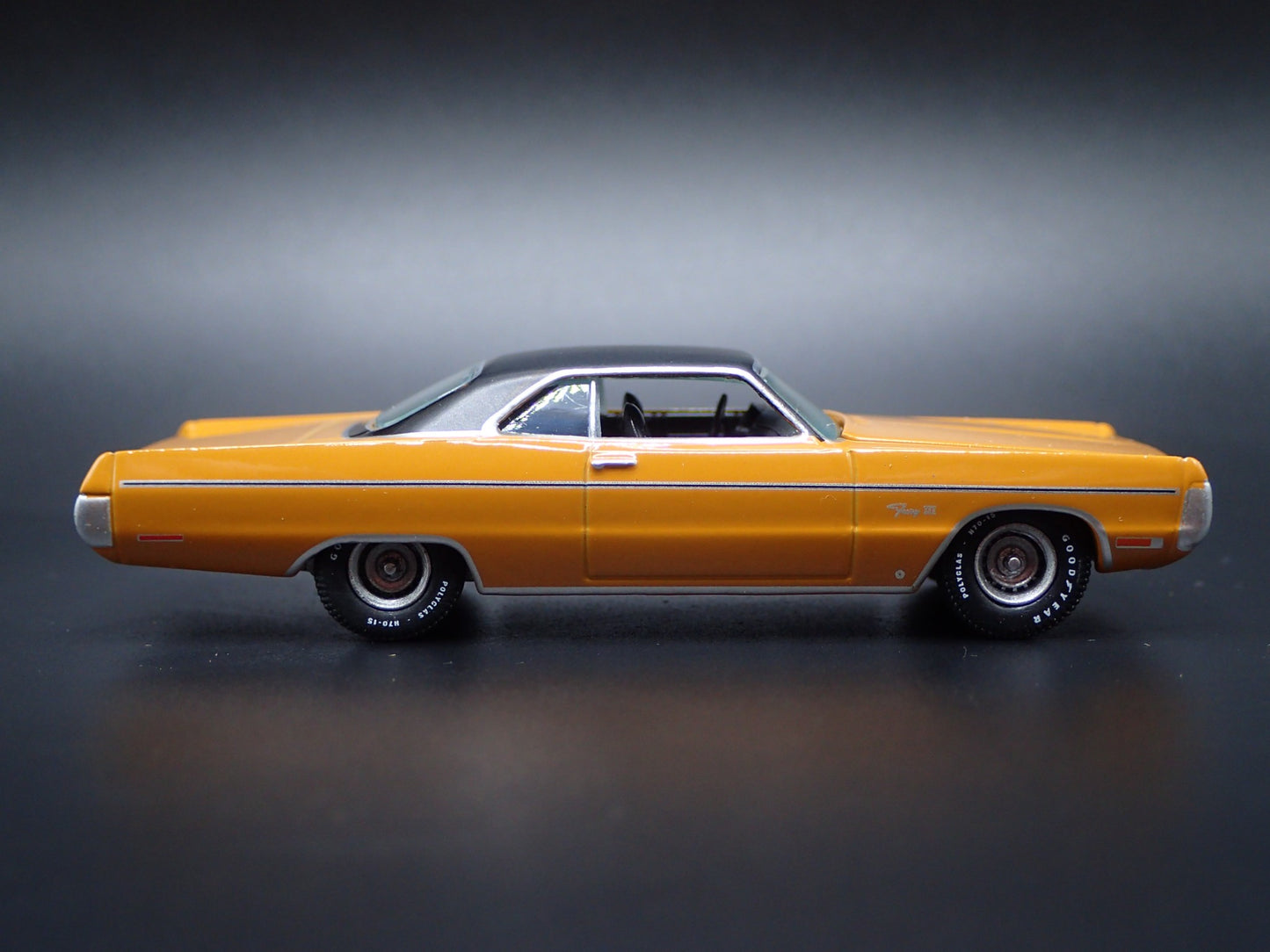 1971 71 PLYMOUTH SPORT FURY III MUSTARD 1/64 SCALE DIORAMA DIECAST MODEL CAR