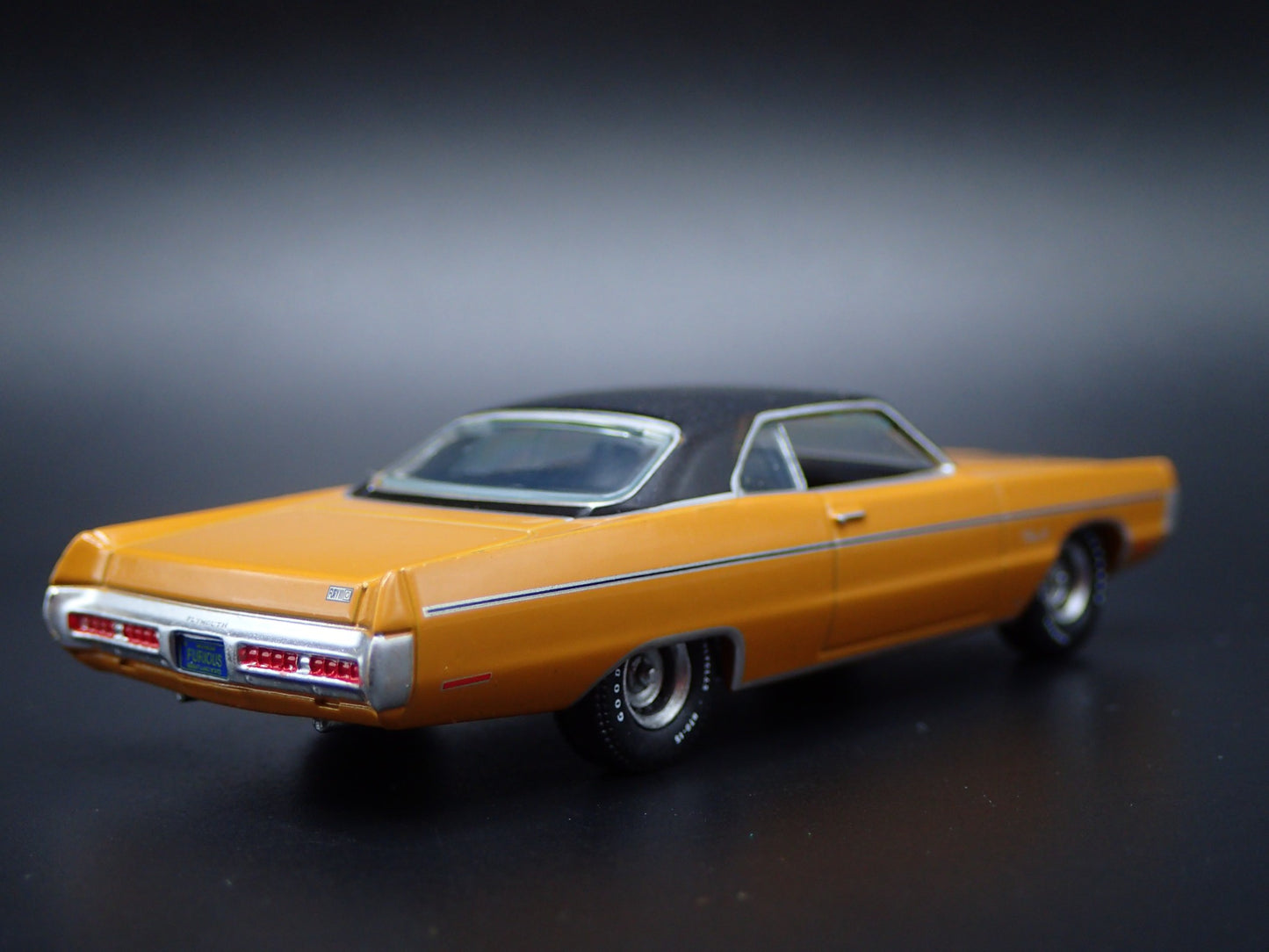 1971 71 PLYMOUTH SPORT FURY III MUSTARD 1/64 SCALE DIORAMA DIECAST MODEL CAR
