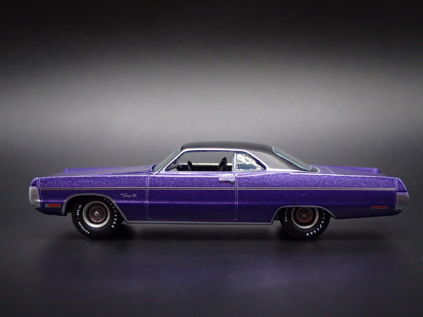 1971 71 PLYMOUTH SPORT FURY III PURPLE 1/64 SCALE DIORAMA DIECAST MODEL CAR