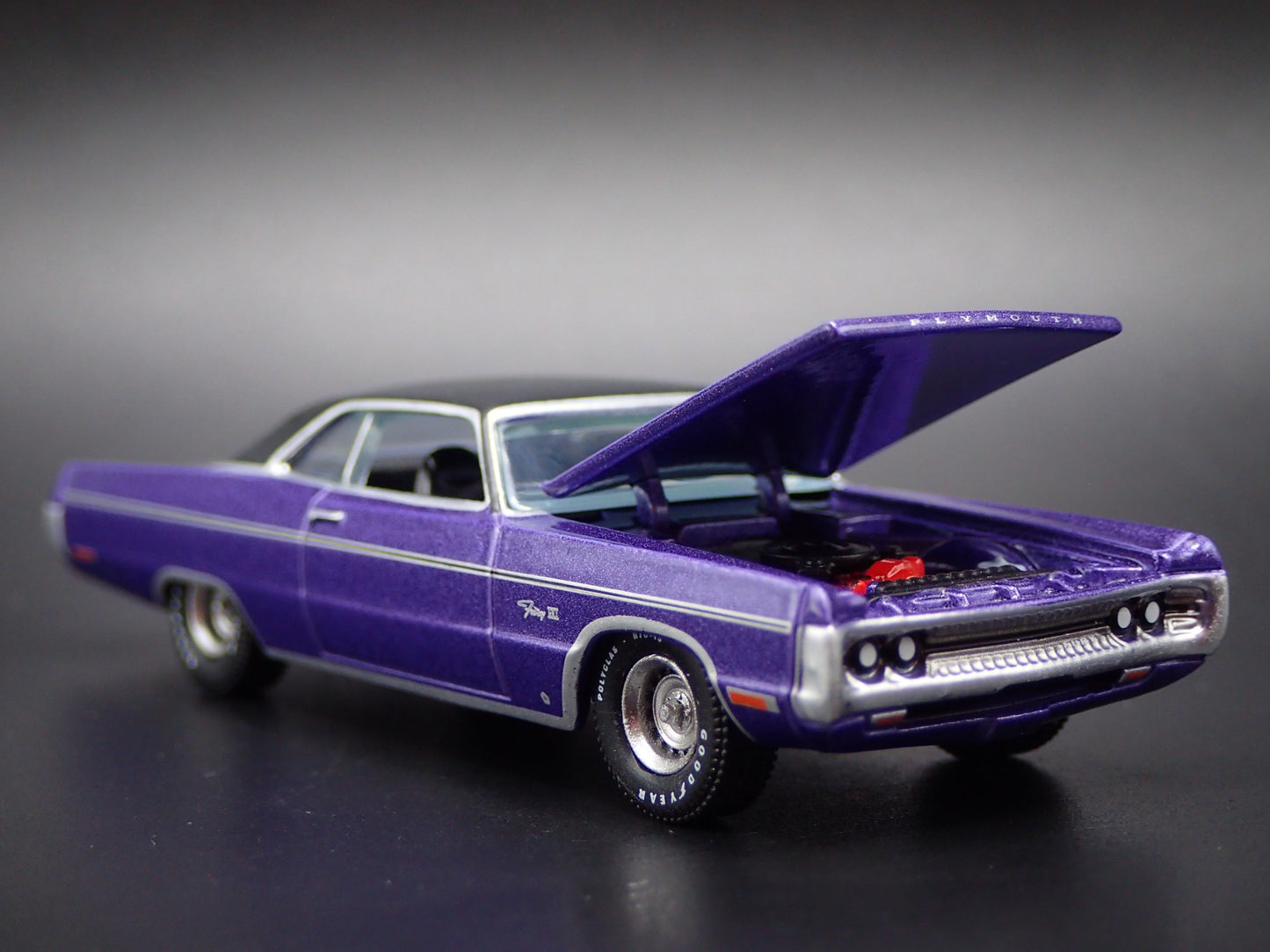 1971 71 PLYMOUTH SPORT FURY III PURPLE 1/64 SCALE DIORAMA DIECAST MODEL CAR