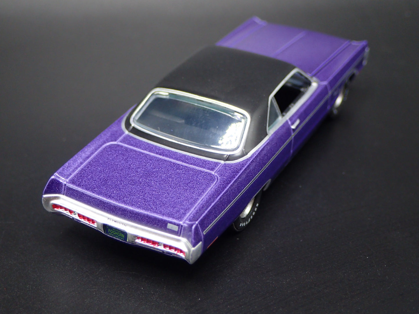 1971 71 PLYMOUTH SPORT FURY III PURPLE 1/64 SCALE DIORAMA DIECAST MODEL CAR