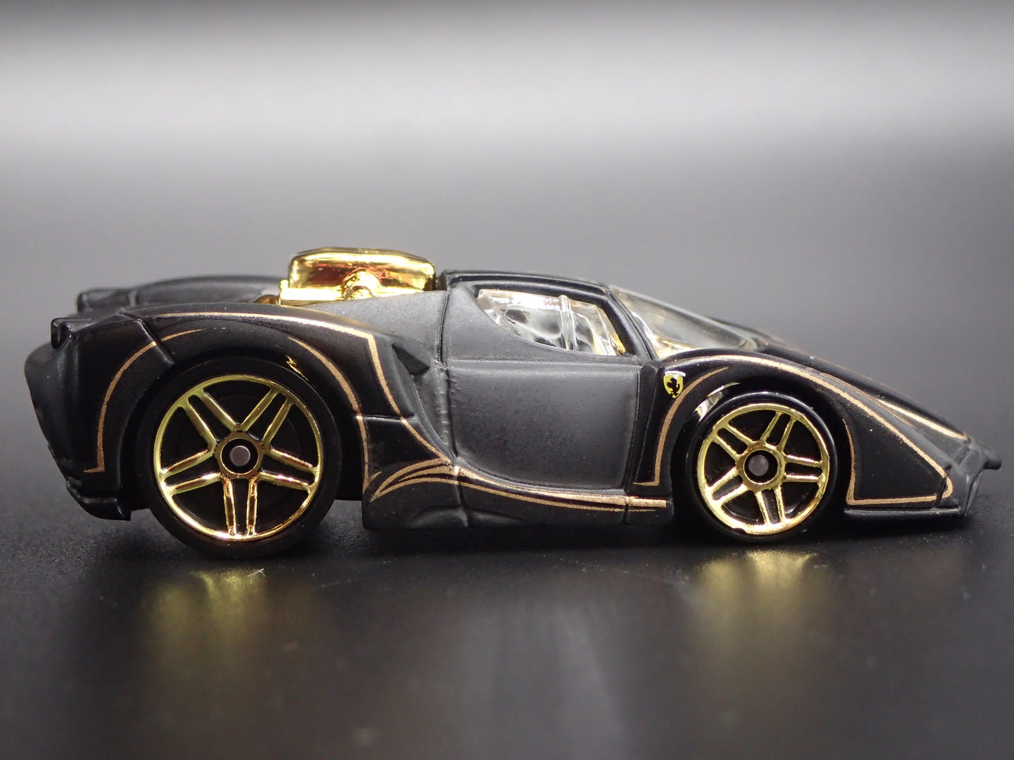 2002-2004 ENZO FERRARI SUPER CAR BLACK 1:64 SCALE COLLECTIBLE DIECAST MODEL CAR