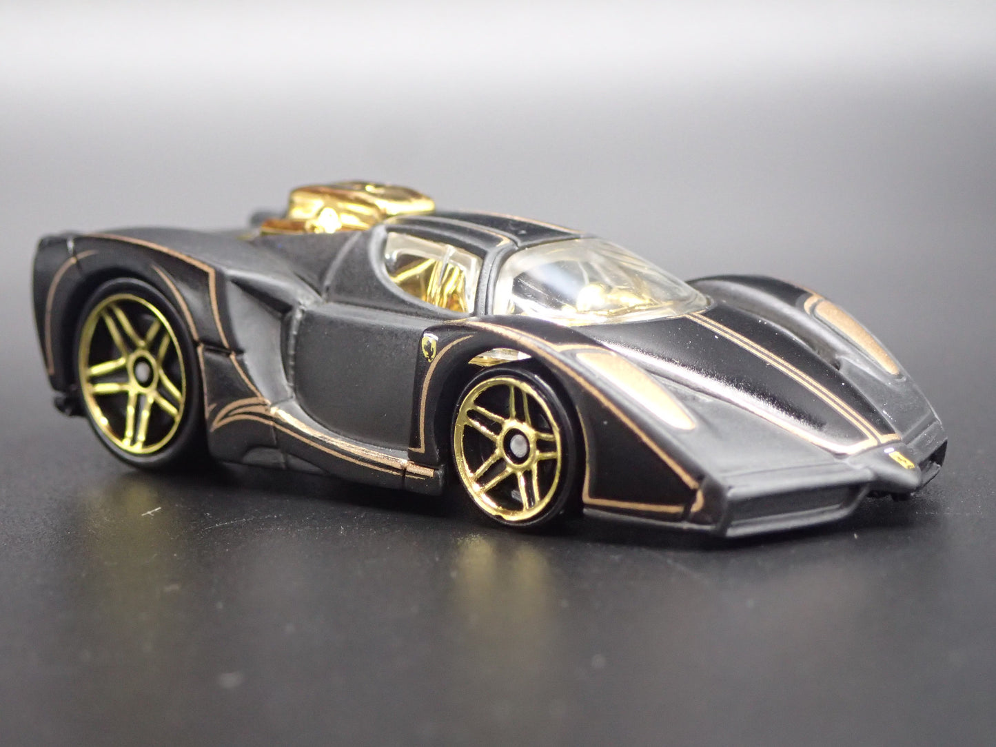 2002-2004 ENZO FERRARI SUPER CAR BLACK 1:64 SCALE COLLECTIBLE DIECAST MODEL CAR