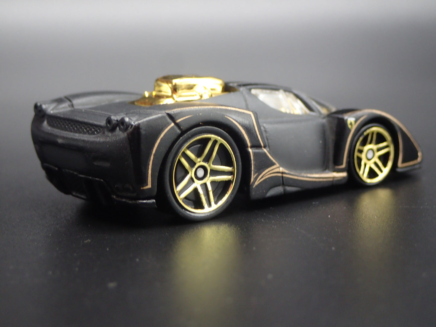 2002-2004 ENZO FERRARI SUPER CAR BLACK 1:64 SCALE COLLECTIBLE DIECAST MODEL CAR