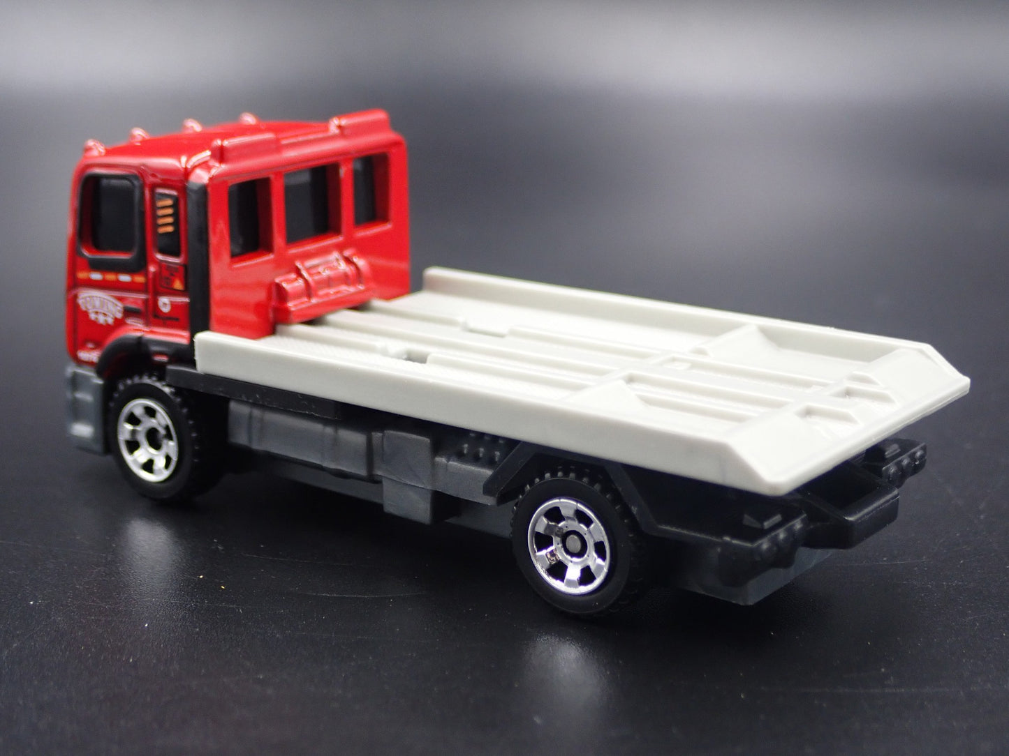 MODERN TOWING COMPANY FLATBED TRUCK RED 1/64 SCALE COLLECTIBLE DIECAST MODEL