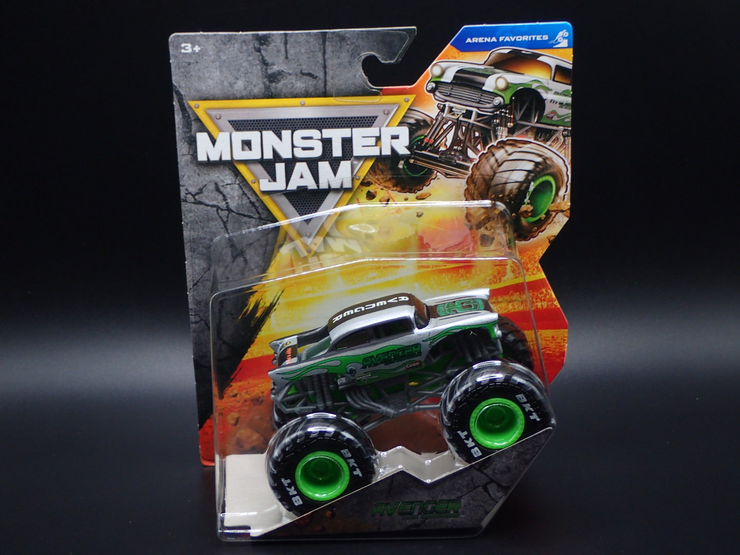 2025 SPIN MASTER MONSTER JAM TRUCK AVENGER SILVER ARENA FAVORITES SERIES 44