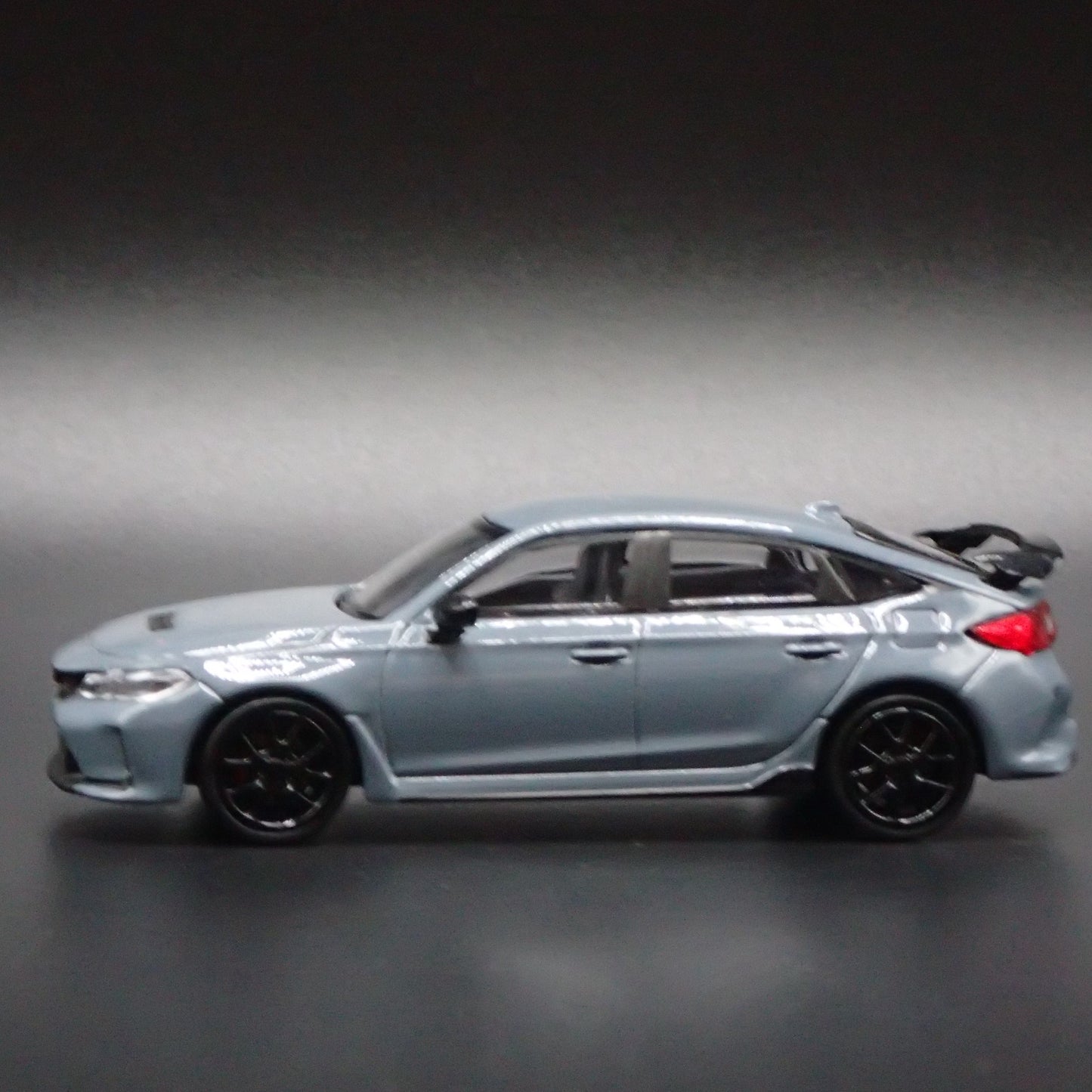 2022-2025 HONDA CIVIC TYPE R 1:64 SCALE COLLECTIBLE DIORAMA DIECAST MODEL CAR