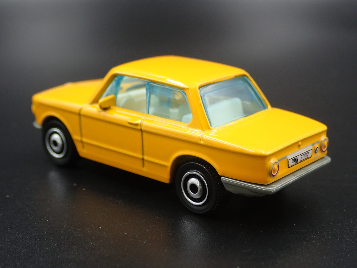 1966-1977 BMW 2002 ORANGE RARE 1:64 SCALE COLLECTIBLE DIORAMA DIECAST MODEL CAR