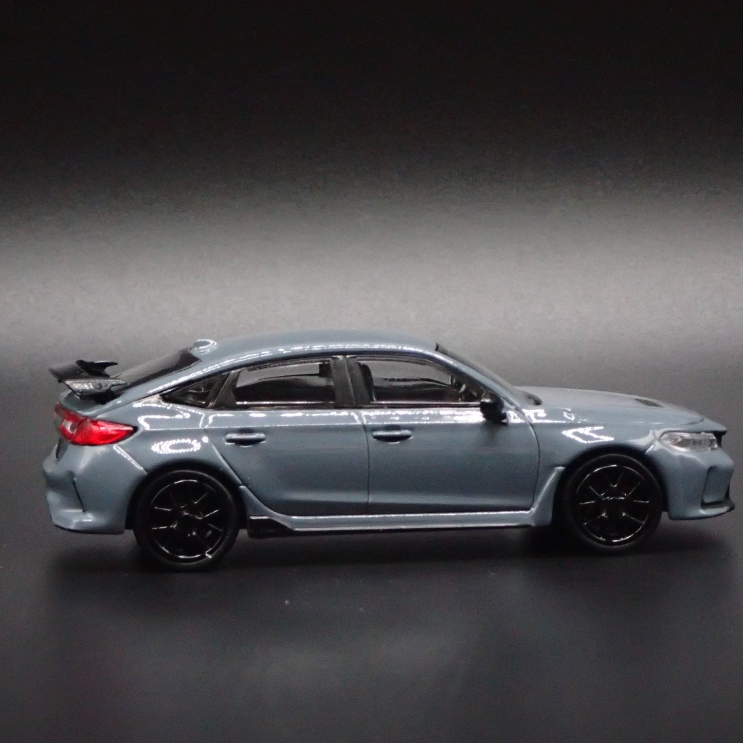 2022-2025 HONDA CIVIC TYPE R 1:64 SCALE COLLECTIBLE DIORAMA DIECAST MODEL CAR