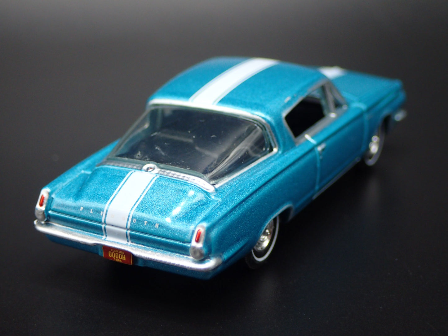 1965 65 PLYMOUTH BARRACUDA FORMULA S 1/64 SCALE COLLECTIBLE DIECAST MODEL CAR