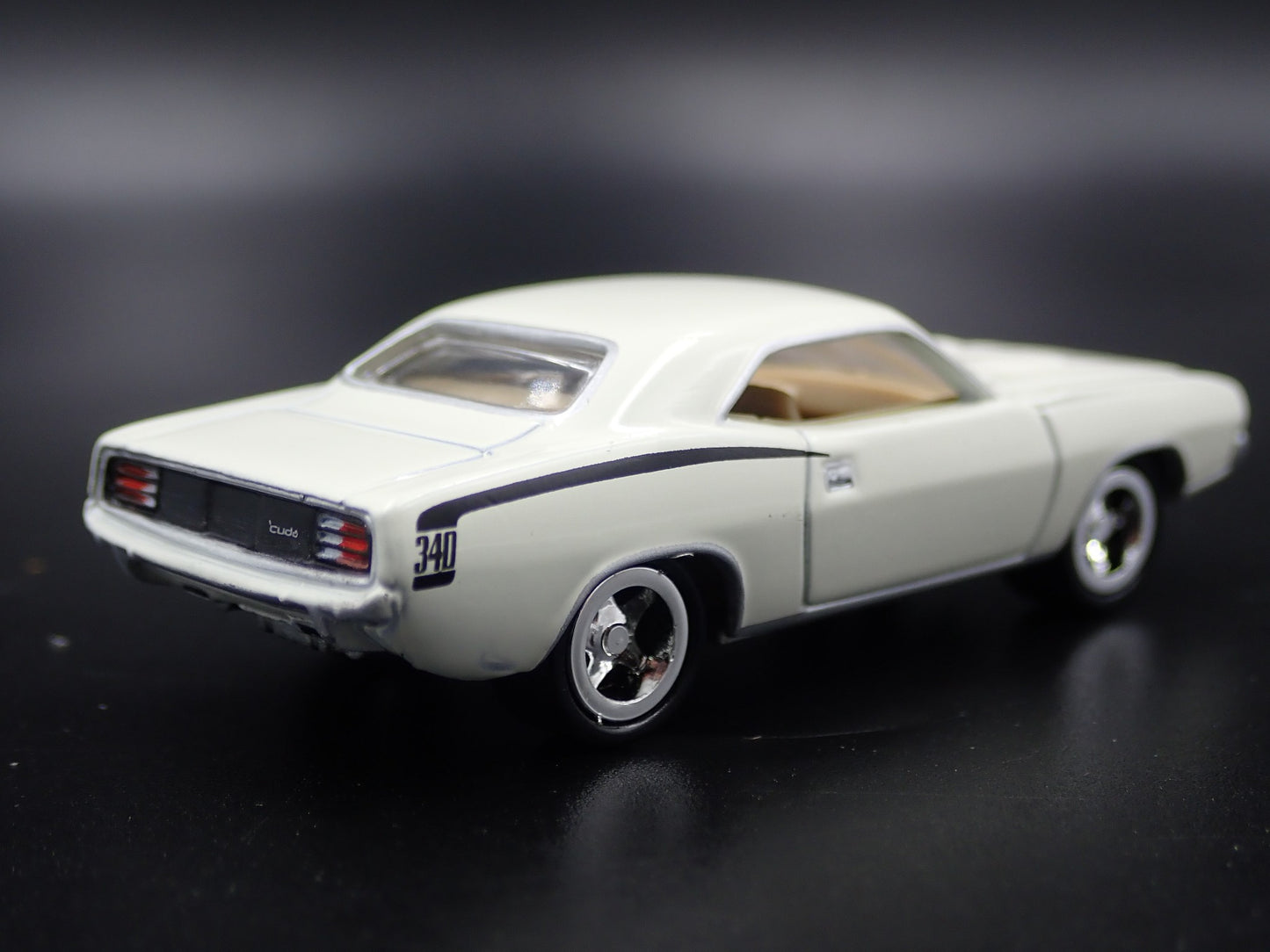1970 70 PLYMOUTH CUDA 340 WHITE 1:64 SCALE COLLECTIBLE DIECAST MODEL CAR