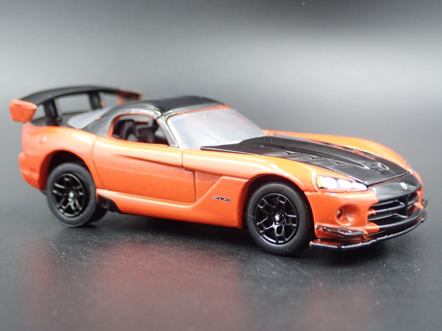 2008-2010 DODGE VIPER SRT10 ACR 1/64 SCALE COLLECTIBLE DIORAMA DIECAST MODEL CAR