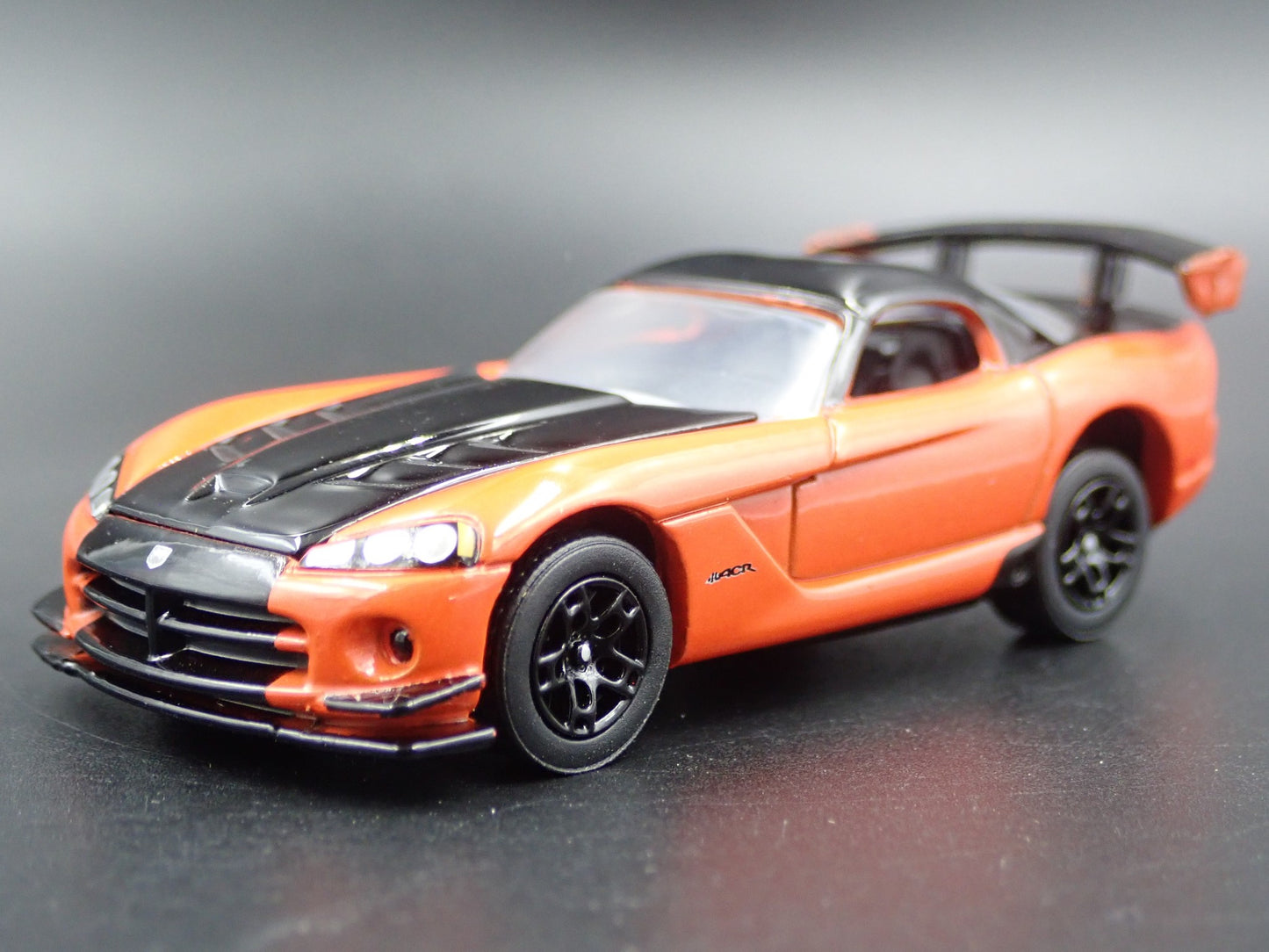 2008-2010 DODGE VIPER SRT10 ACR 1/64 SCALE COLLECTIBLE DIORAMA DIECAST MODEL CAR