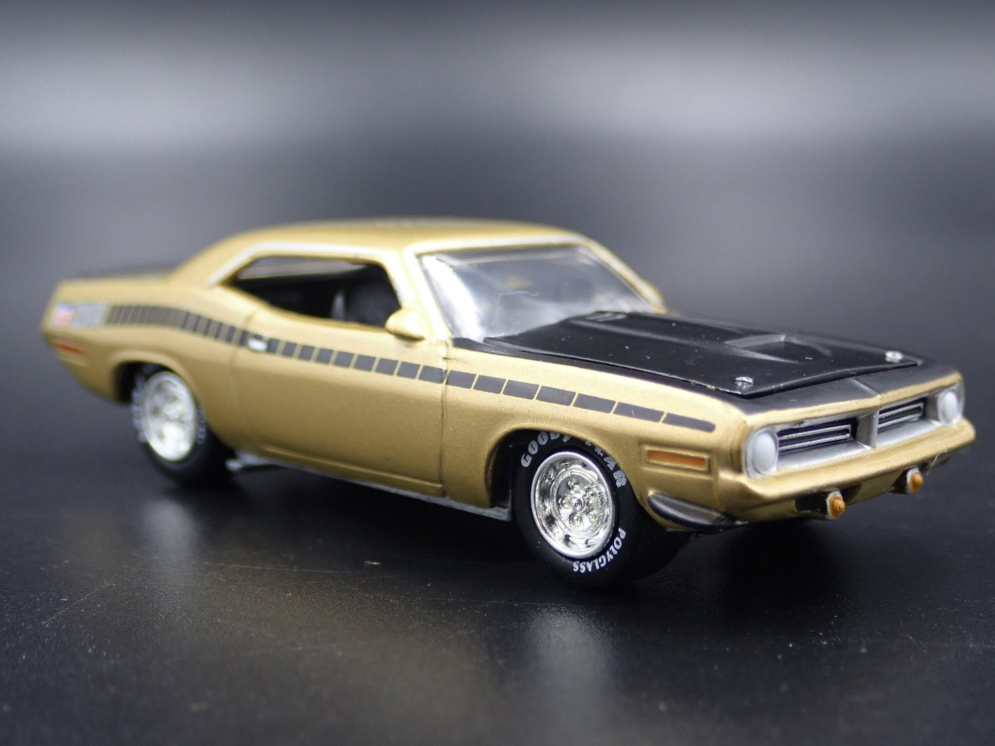 1970 70 PLYMOUTH AAR CUDA GOLD 1:64 SCALE COLLECTIBLE DIECAST MODEL CAR