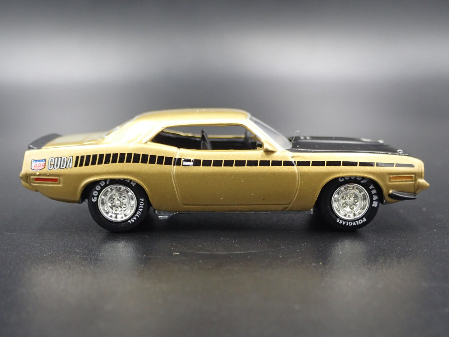 1970 70 PLYMOUTH AAR CUDA GOLD 1:64 SCALE COLLECTIBLE DIECAST MODEL CAR