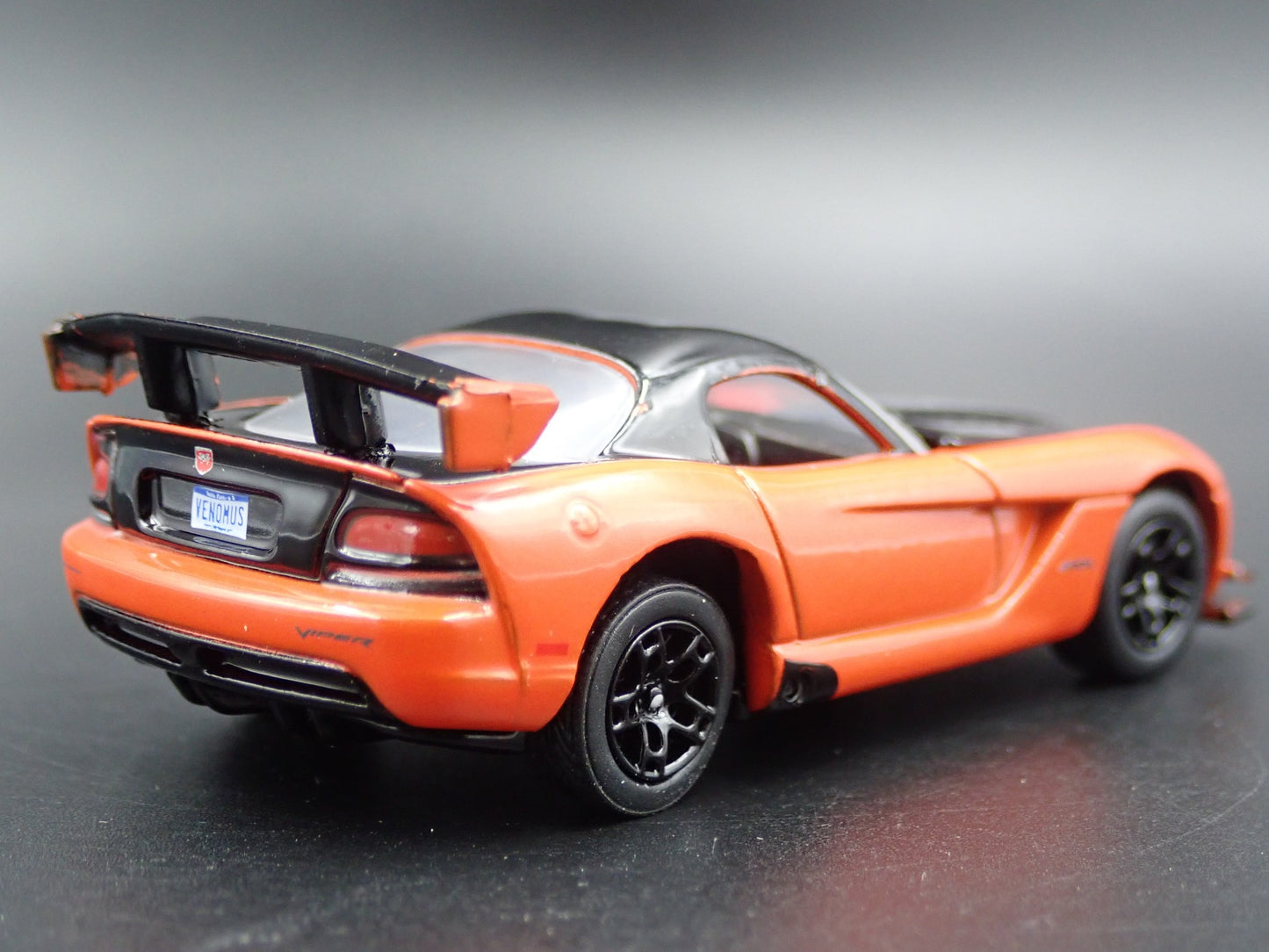 2008-2010 DODGE VIPER SRT10 ACR 1/64 SCALE COLLECTIBLE DIORAMA DIECAST MODEL CAR
