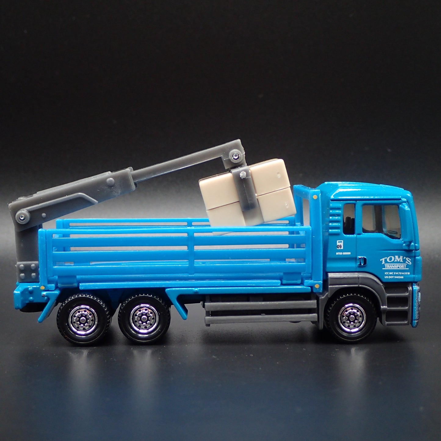 MAN TGS MCAB TRANSPORTATION TRUCK w LIFT ARM 1/64 MB SCALE DIECAST MODEL CAR