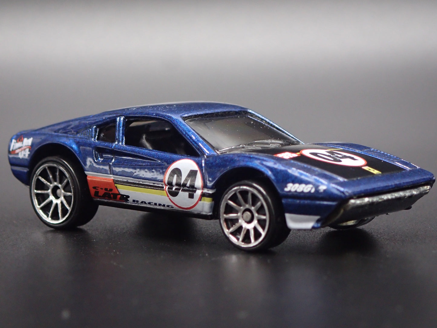 1975-1985 FERRARI 308 SUPER CAR 1:64 SCALE COLLECTIBLE DIORAMA DIECAST MODEL CAR