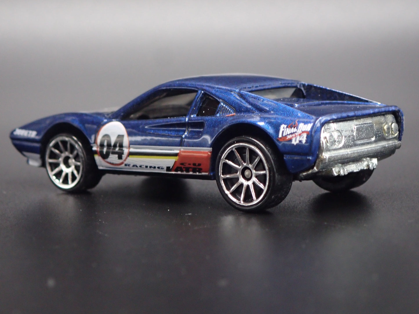 1975-1985 FERRARI 308 SUPER CAR 1:64 SCALE COLLECTIBLE DIORAMA DIECAST MODEL CAR