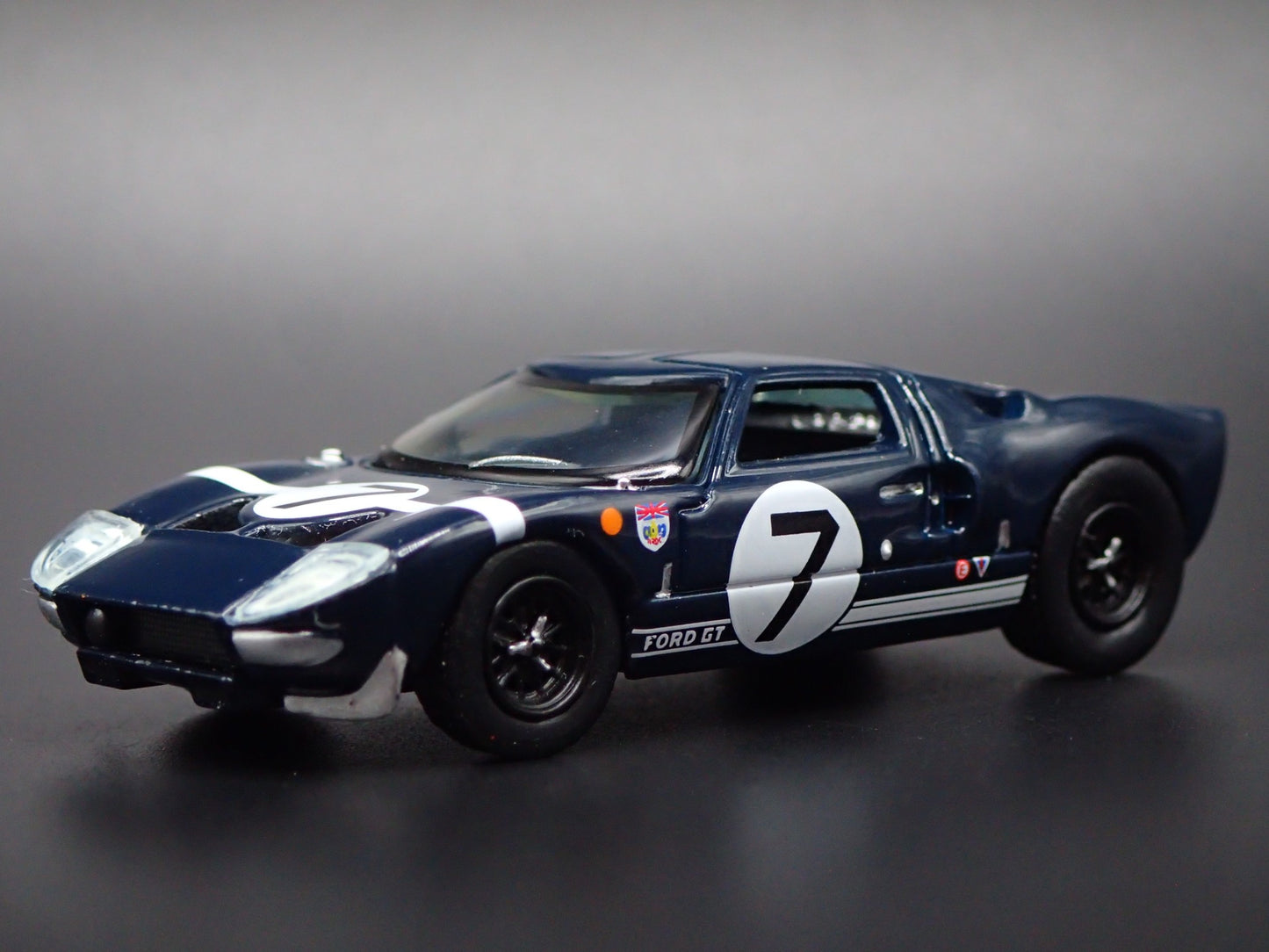 1964-1969 FORD GT40 RACE CAR DARK BLUE 1:64 SCALE COLLECTIBLE DIECAST MODEL CAR