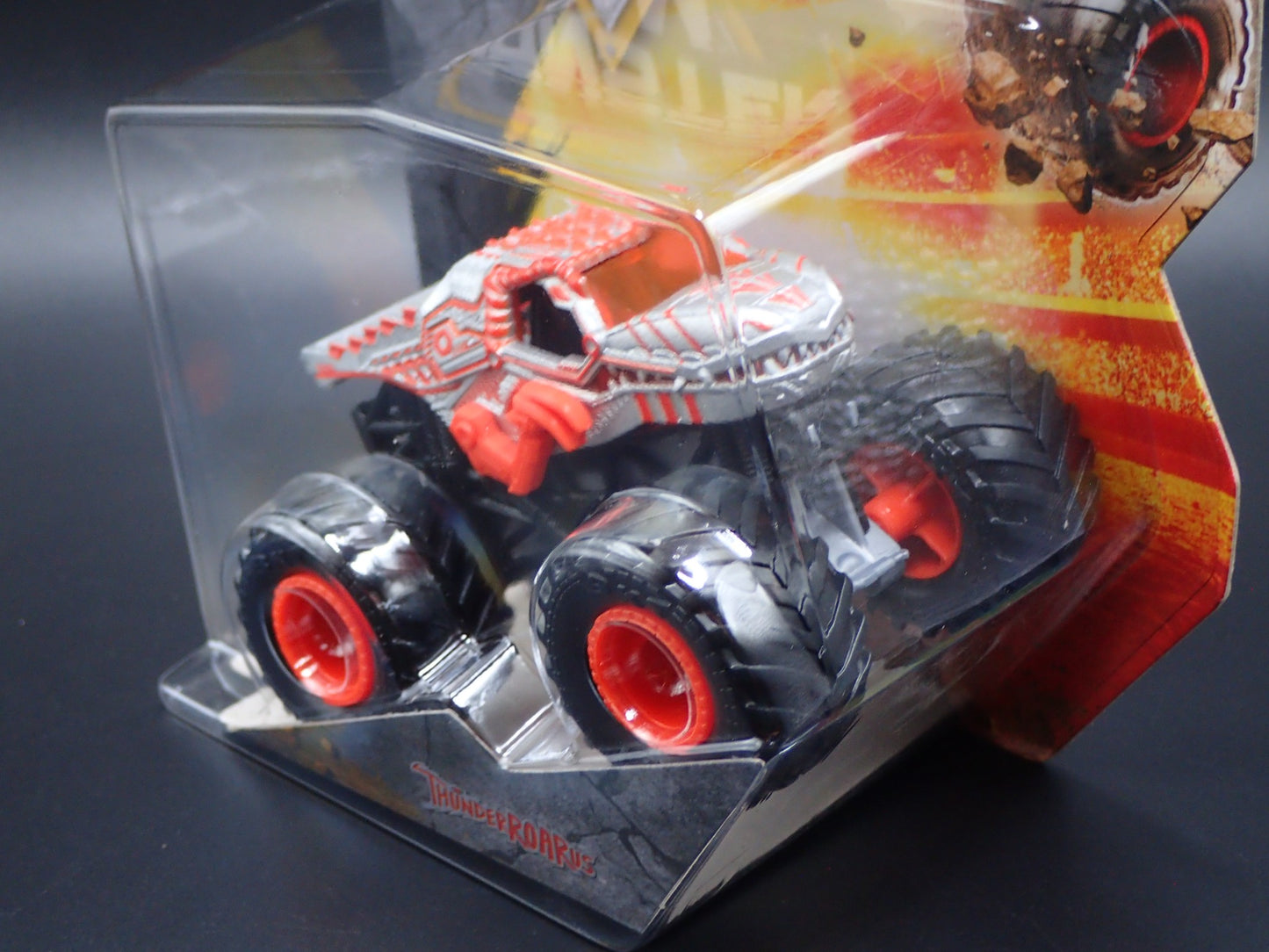 2025 SPIN MASTER MONSTER JAM TRUCK THUNDER ROARUS LEGACY TRUCKS SERIES 44