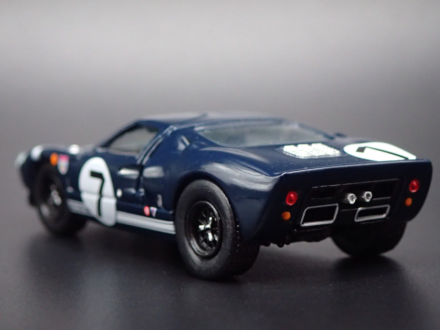 1964-1969 FORD GT40 RACE CAR DARK BLUE 1:64 SCALE COLLECTIBLE DIECAST MODEL CAR