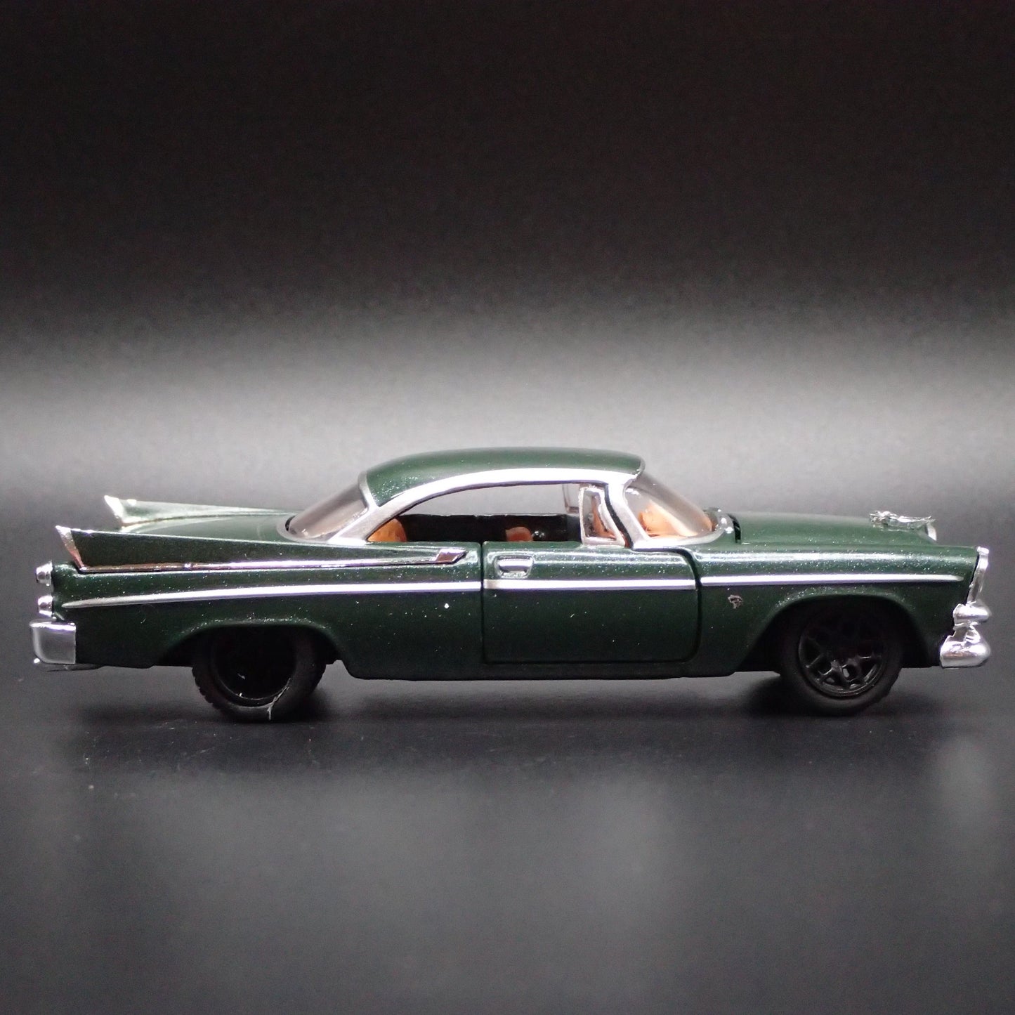 1957 57 DODGE CUSTOM ROYAL LANCER GREEN 1:64 SCALE COLLECTIBLE DIECAST MODEL CAR