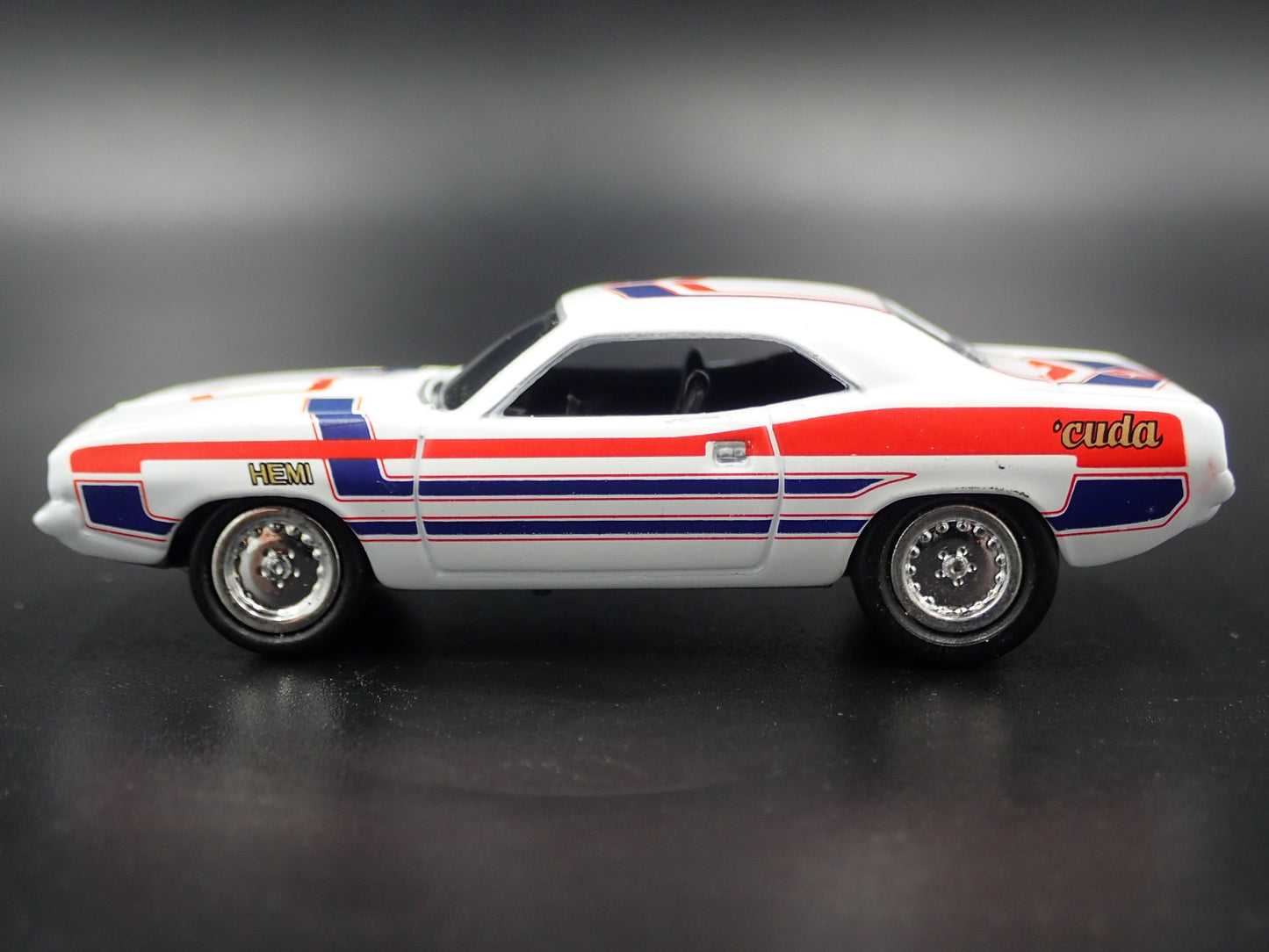 1970 70 PLYMOUTH HEMI CUDA RARE 1:64 SCALE COLLECTIBLE DIORAMA DIECAST MODEL CAR