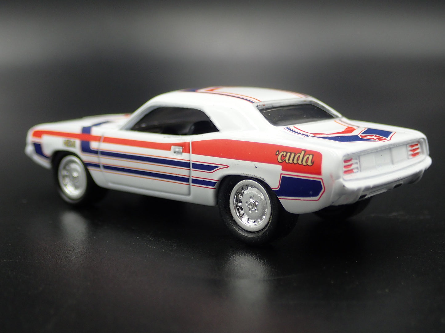 1970 70 PLYMOUTH HEMI CUDA RARE 1:64 SCALE COLLECTIBLE DIORAMA DIECAST MODEL CAR