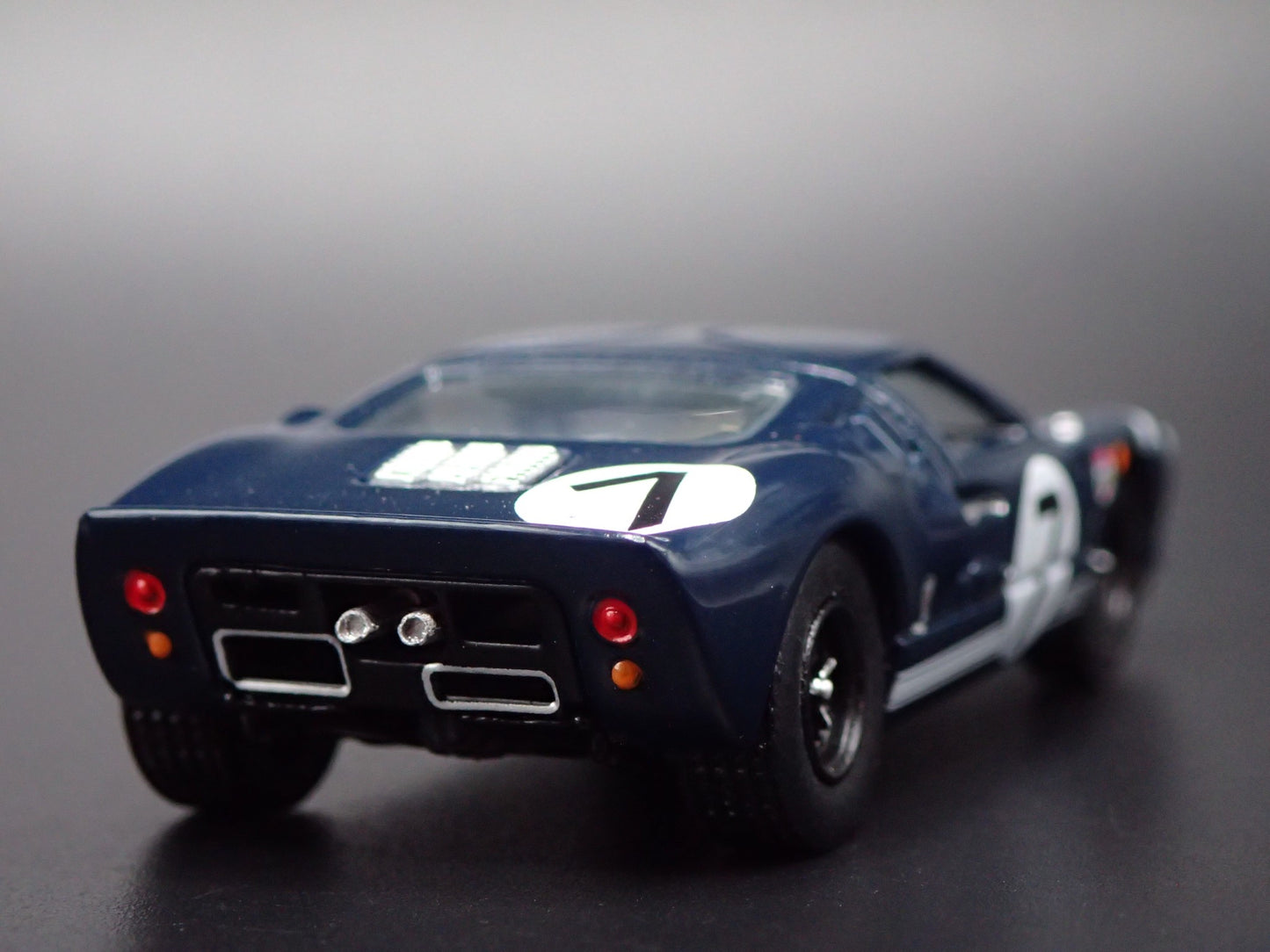 1964-1969 FORD GT40 RACE CAR DARK BLUE 1:64 SCALE COLLECTIBLE DIECAST MODEL CAR