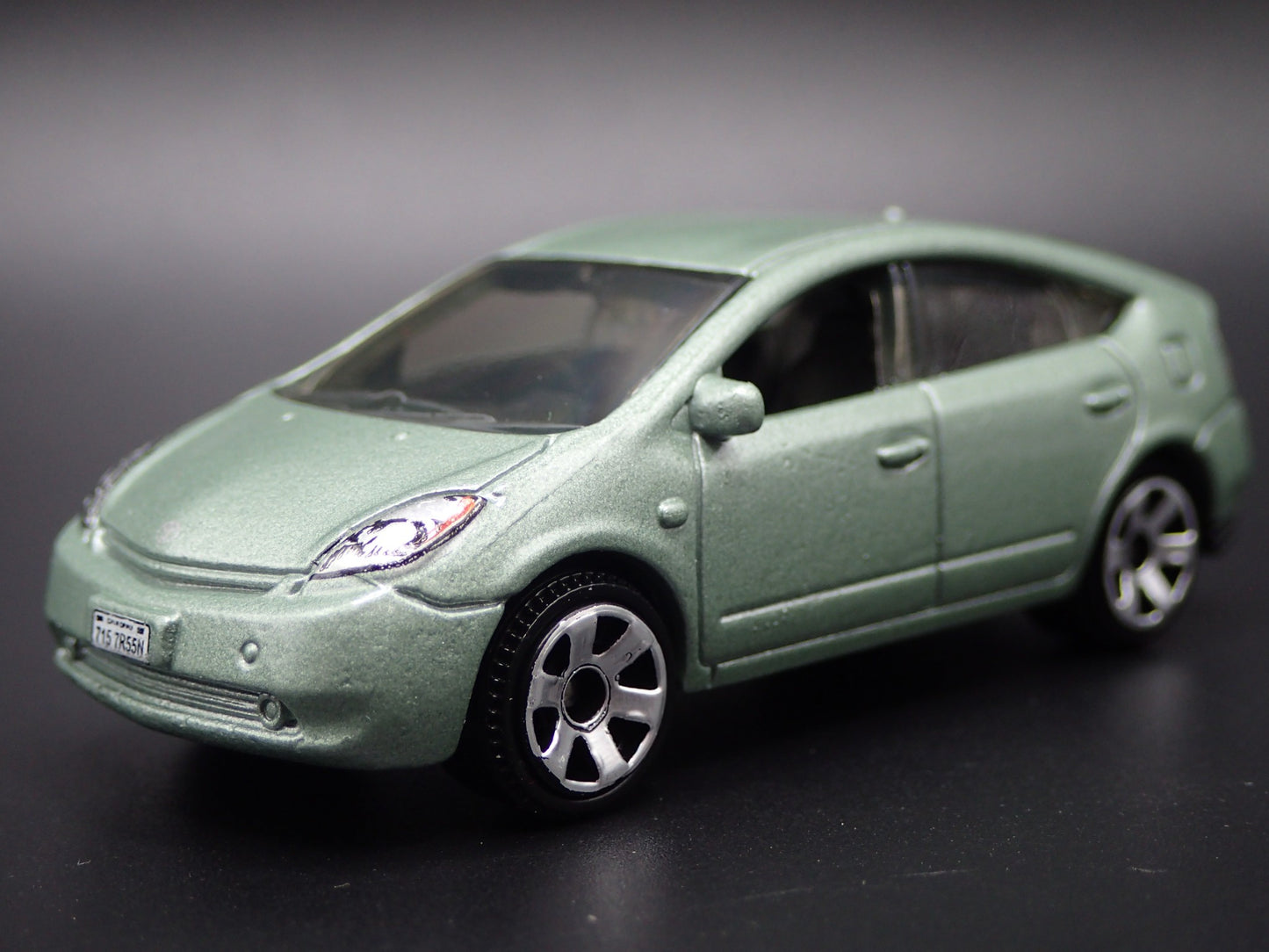 2003-2008 TOYOTA PRIUS GREEN 1/64 SCALE COLLECTIBLE DIORAMA DIECAST MODEL CAR