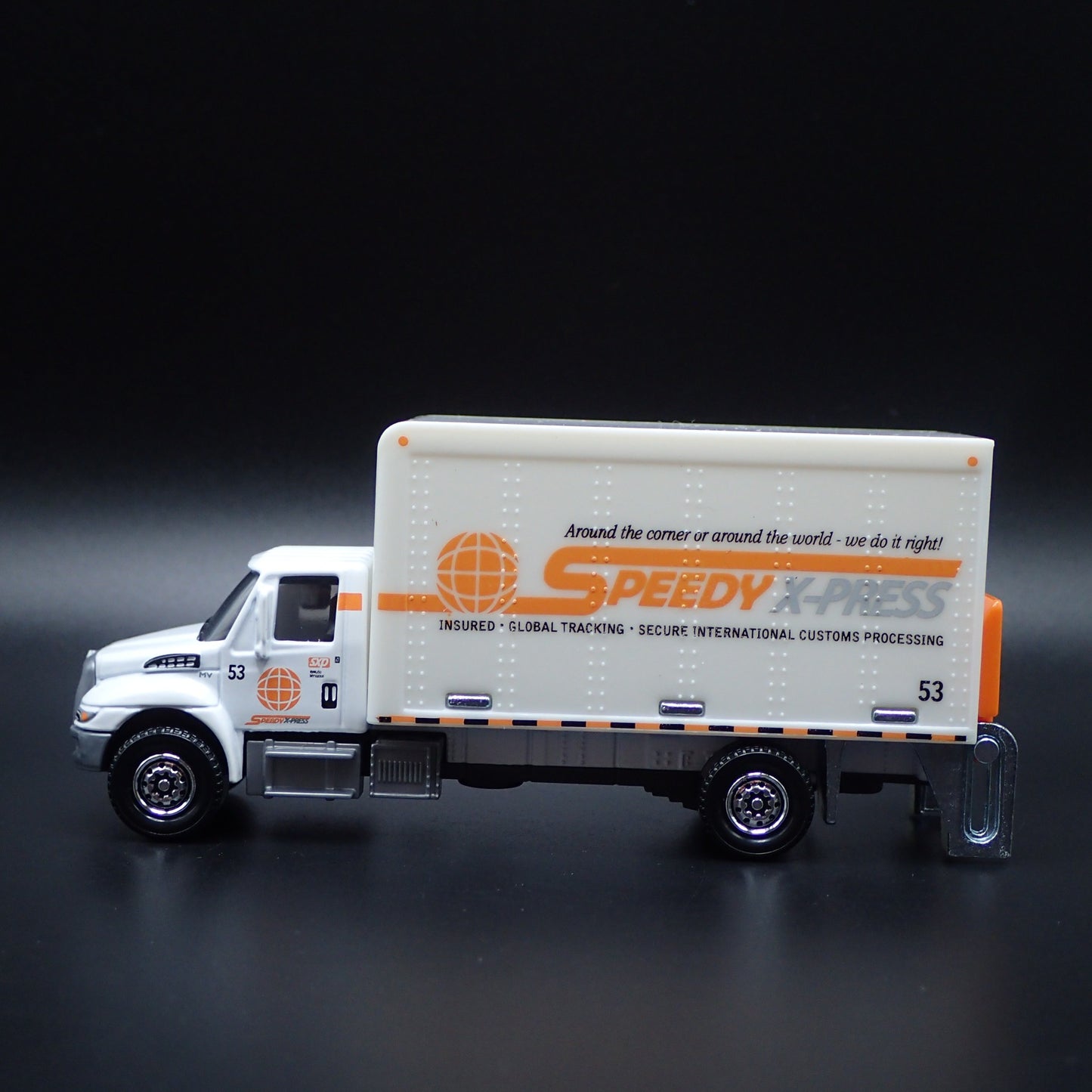 INTERNATIONAL MV BOX TRUCK w LIFTGATE SPEEDY XPRESS 1/64 MB SCALE DIECAST MODEL