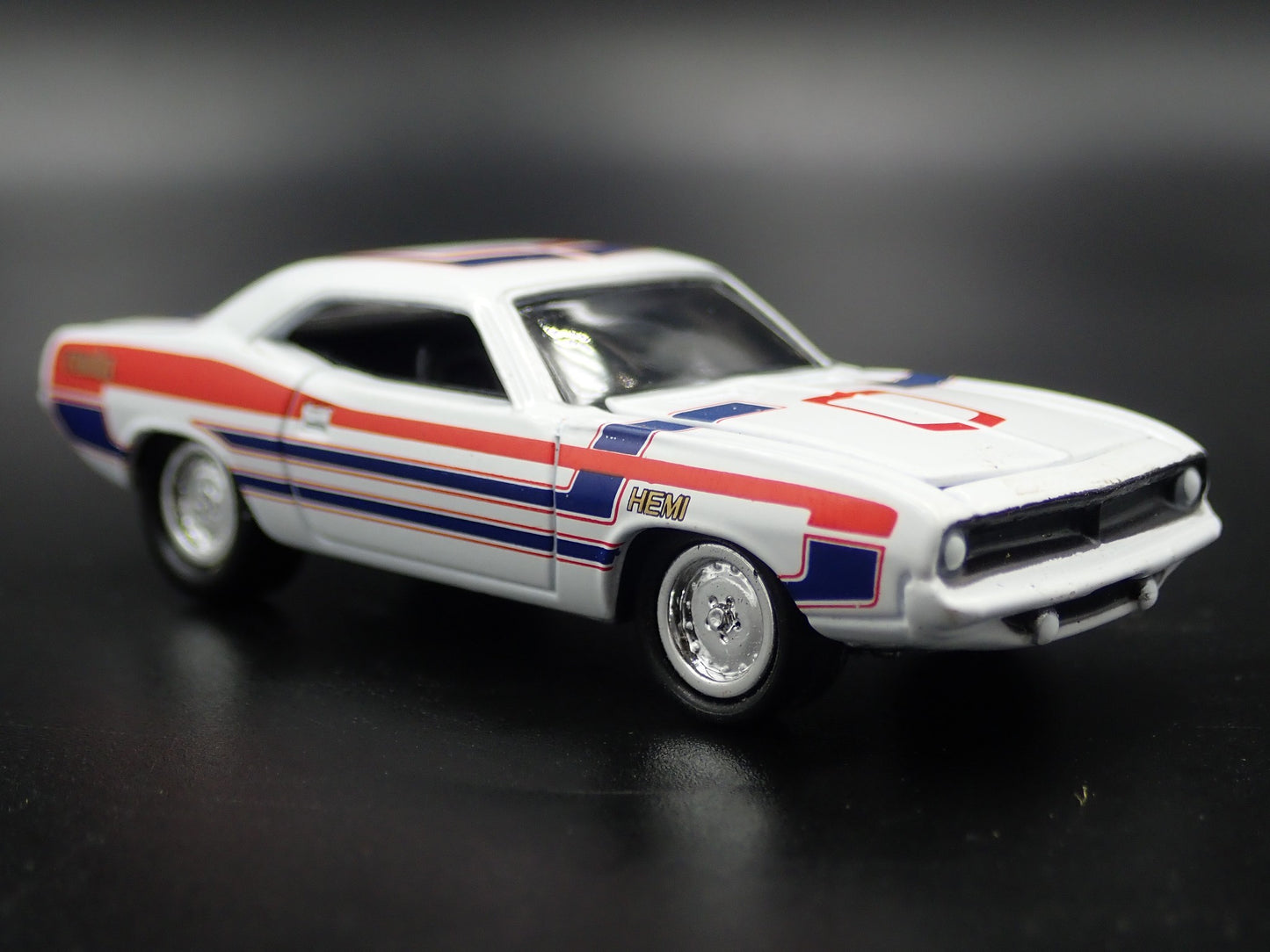 1970 70 PLYMOUTH HEMI CUDA RARE 1:64 SCALE COLLECTIBLE DIORAMA DIECAST MODEL CAR