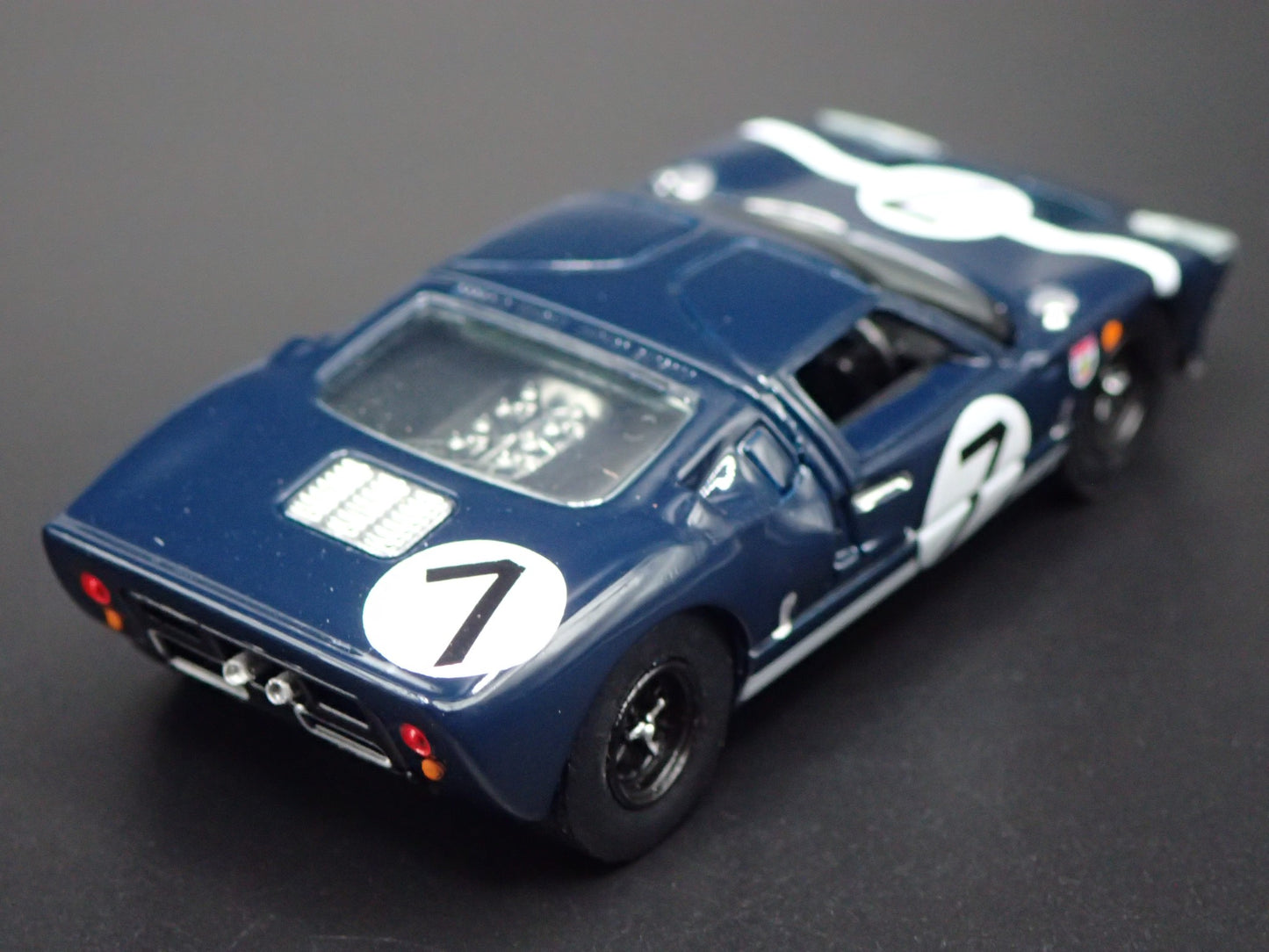 1964-1969 FORD GT40 RACE CAR DARK BLUE 1:64 SCALE COLLECTIBLE DIECAST MODEL CAR