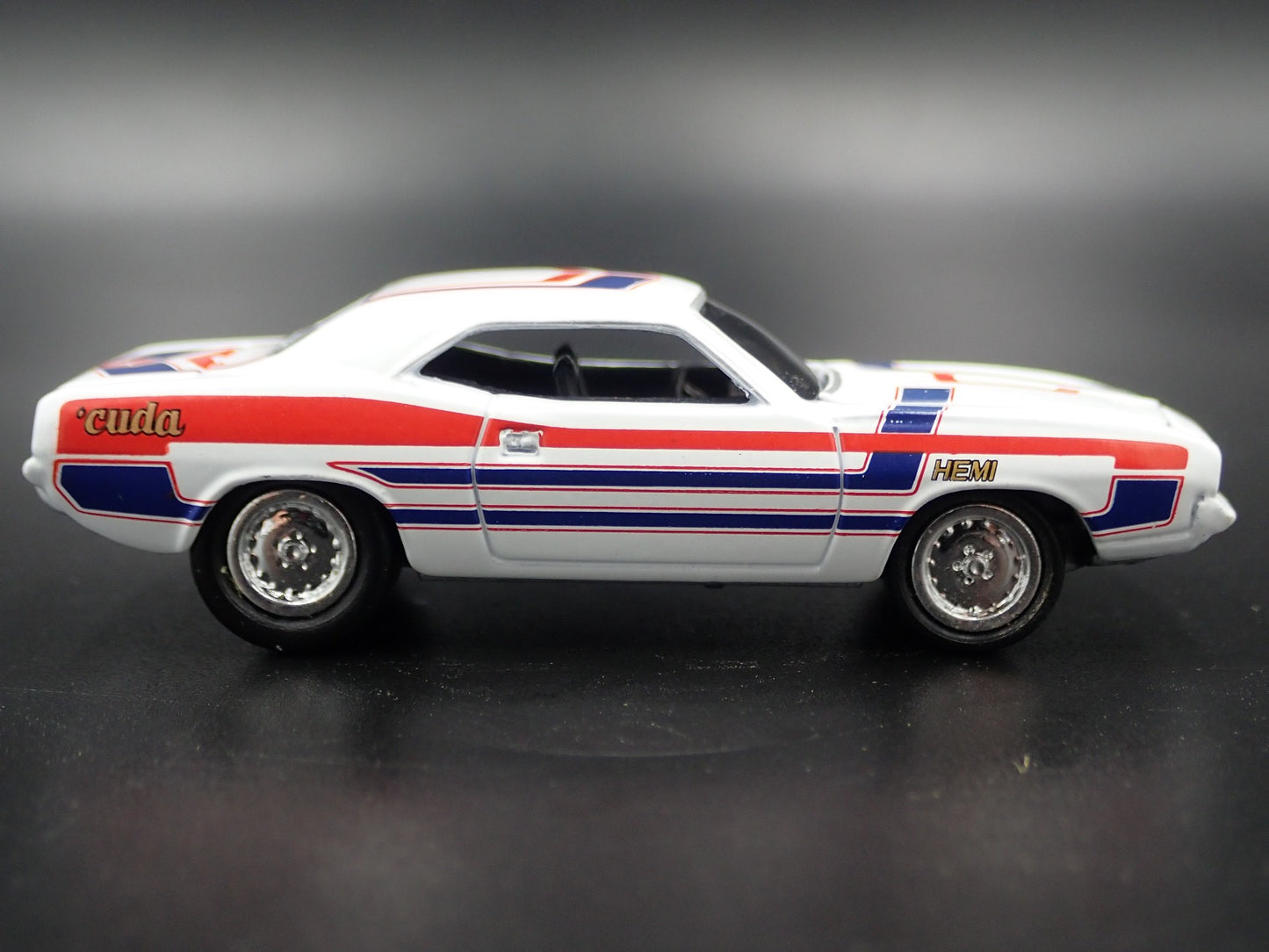 1970 70 PLYMOUTH HEMI CUDA RARE 1:64 SCALE COLLECTIBLE DIORAMA DIECAST MODEL CAR