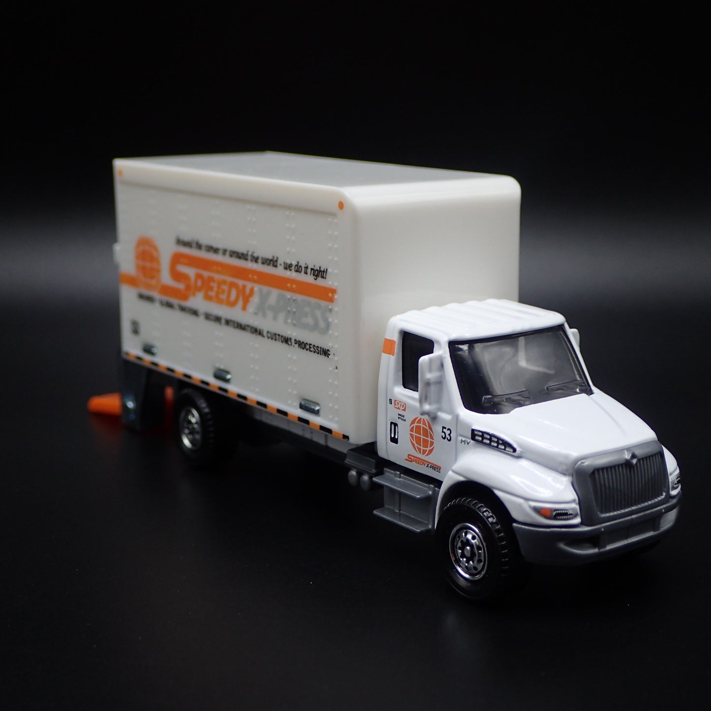 INTERNATIONAL MV BOX TRUCK w LIFTGATE SPEEDY XPRESS 1/64 MB SCALE DIECAST MODEL