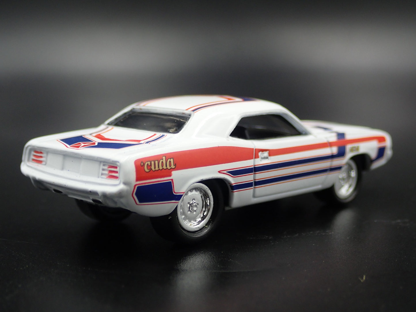 1970 70 PLYMOUTH HEMI CUDA RARE 1:64 SCALE COLLECTIBLE DIORAMA DIECAST MODEL CAR