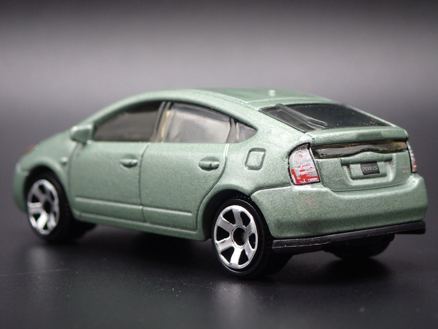 2003-2008 TOYOTA PRIUS GREEN 1/64 SCALE COLLECTIBLE DIORAMA DIECAST MODEL CAR