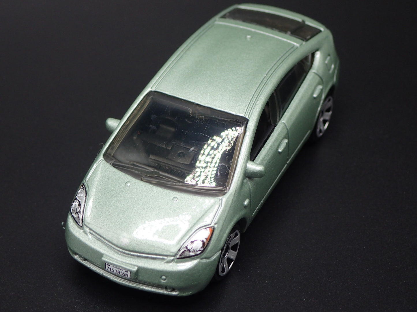 2003-2008 TOYOTA PRIUS GREEN 1/64 SCALE COLLECTIBLE DIORAMA DIECAST MODEL CAR